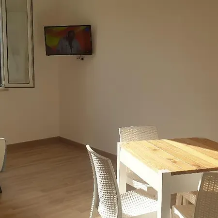 Molto Benissimo Διαμέρισμα *