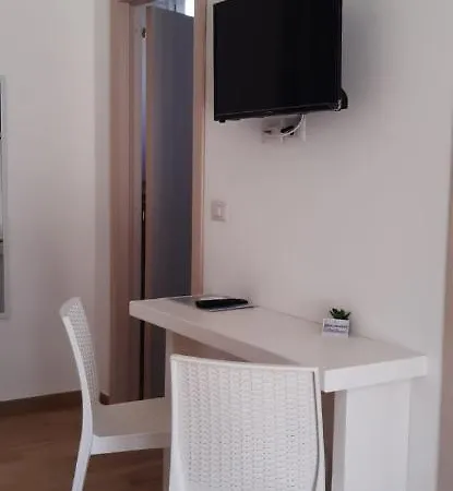 Molto Benissimo Διαμέρισμα *